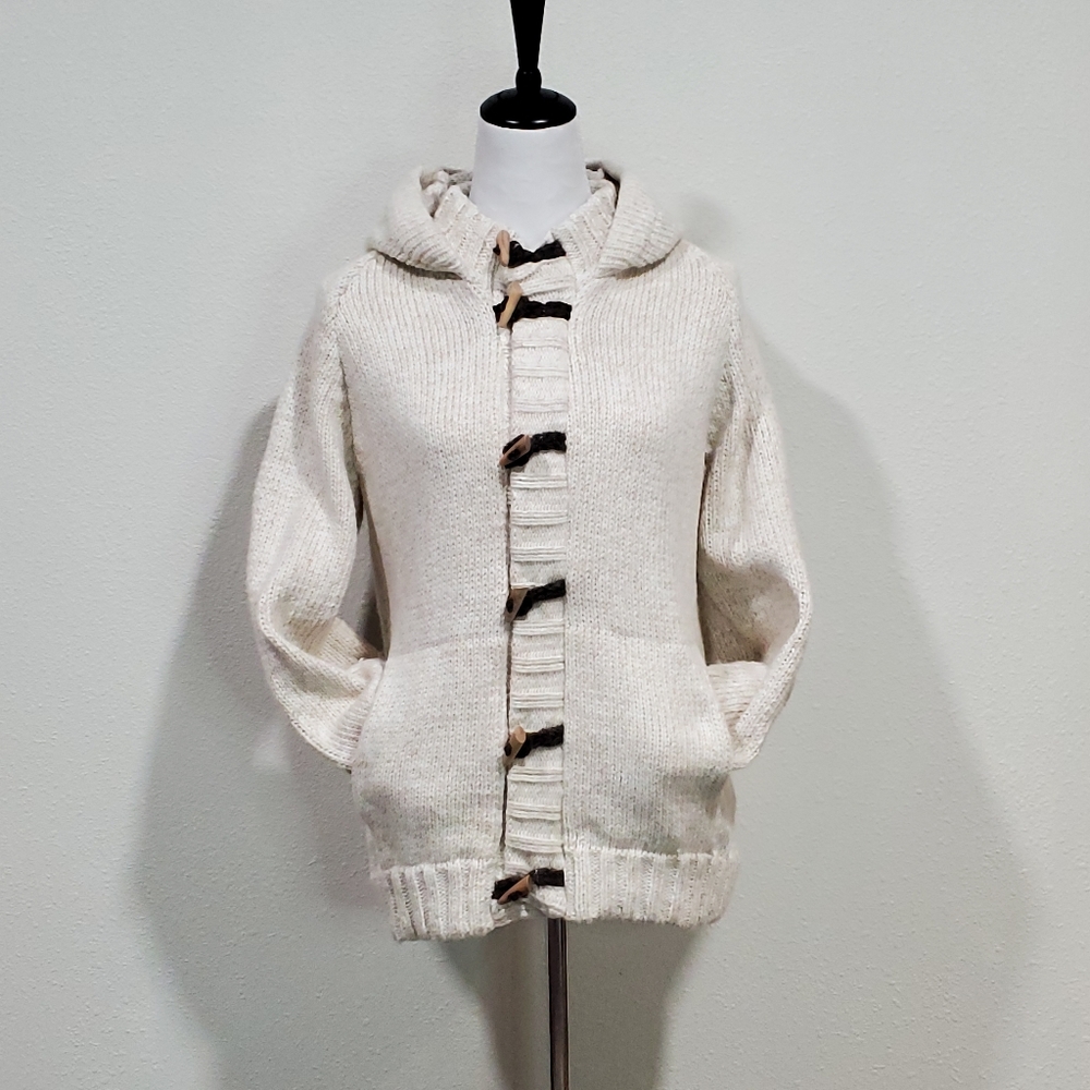 Unisex Beige Chunky Sweater wToggle Buttons